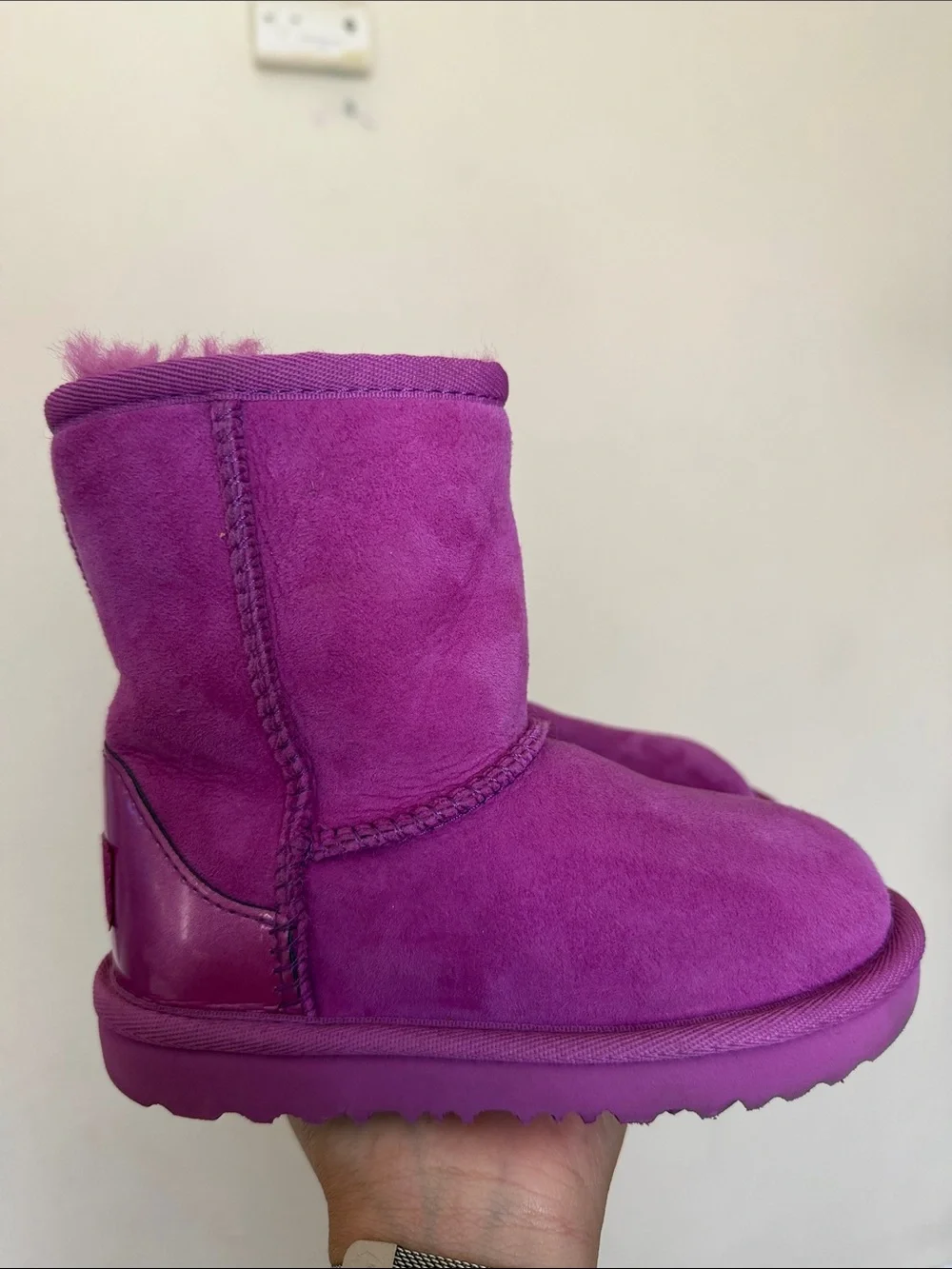 Ugg magenta boots toddler size 9 purple raspberry